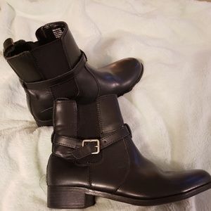 Black short boots